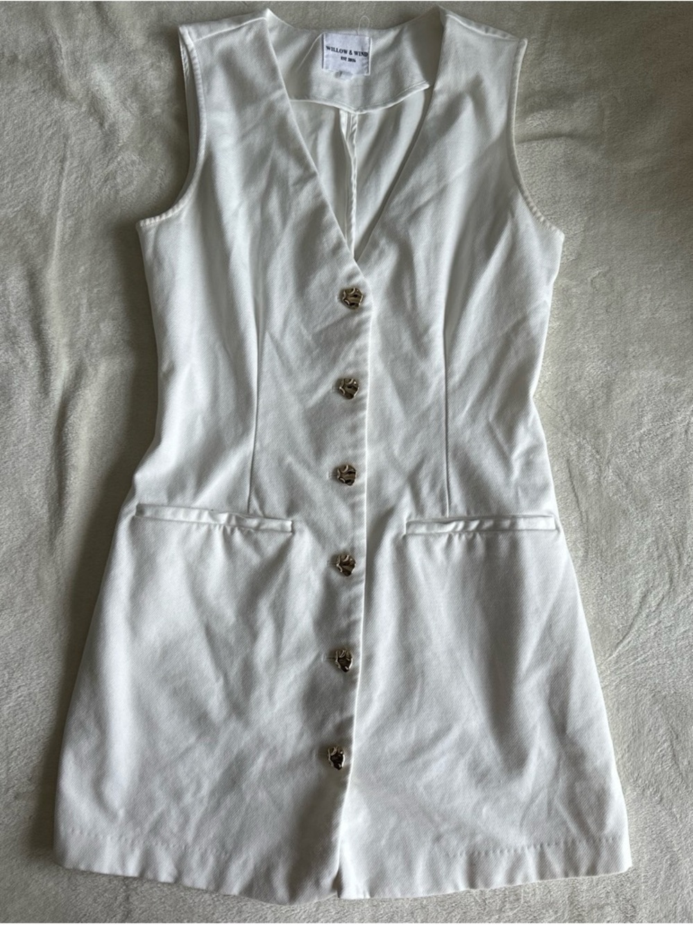 Willow & Wren White Sleeveless Button Front Dress